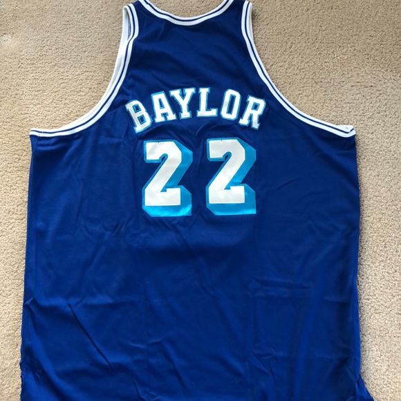 Los Angeles Lakers throwback city uniform. - Picture 3 of 4